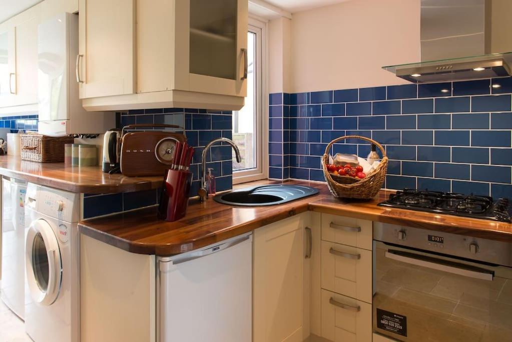 Meddlars A Historic Cottage On The Countryside Edge Of A Vibrant Market Town Hadleigh  Eksteriør bilde