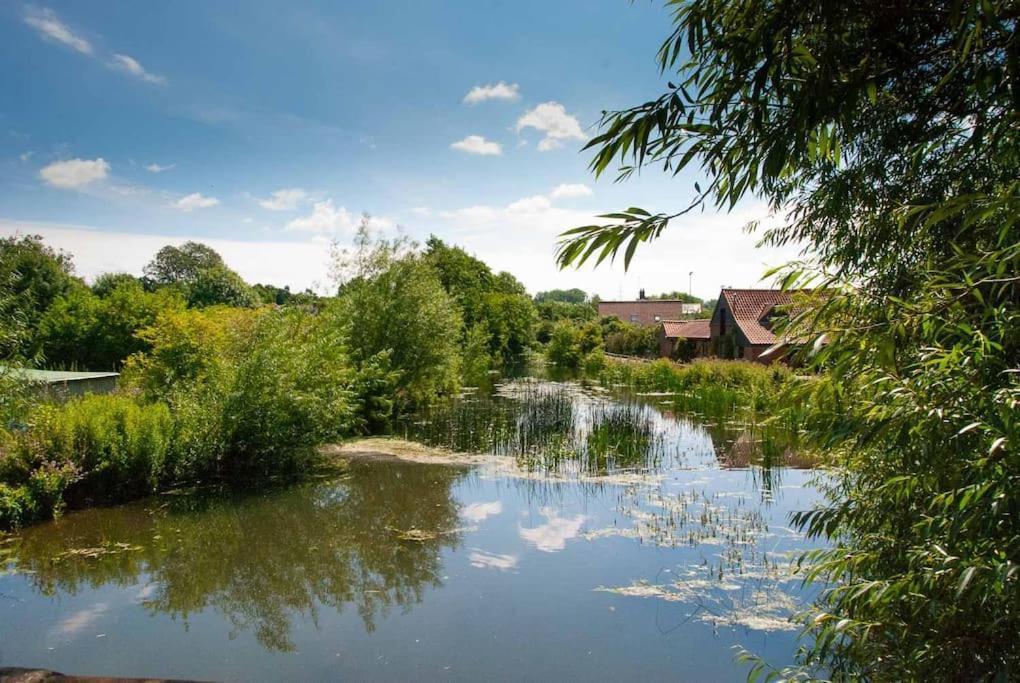 Meddlars A Historic Cottage On The Countryside Edge Of A Vibrant Market Town Hadleigh  Eksteriør bilde